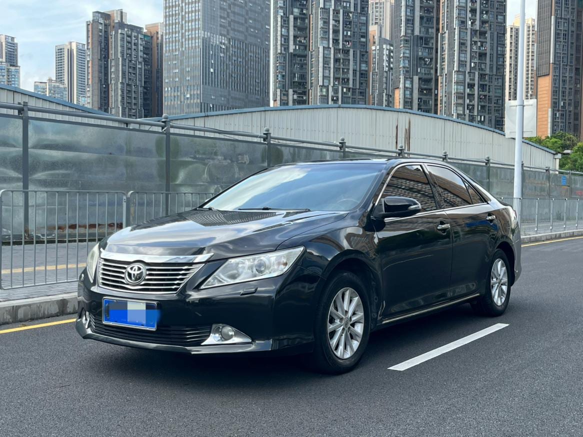 TOYOTA CAMRY